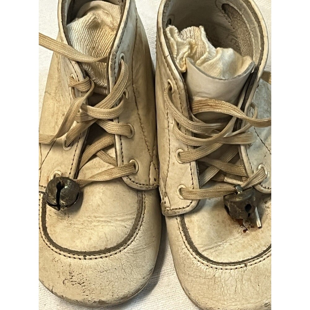 Vintage 1950s 60s Baby Toddler White Leather High Top Shoes Jingle Bells